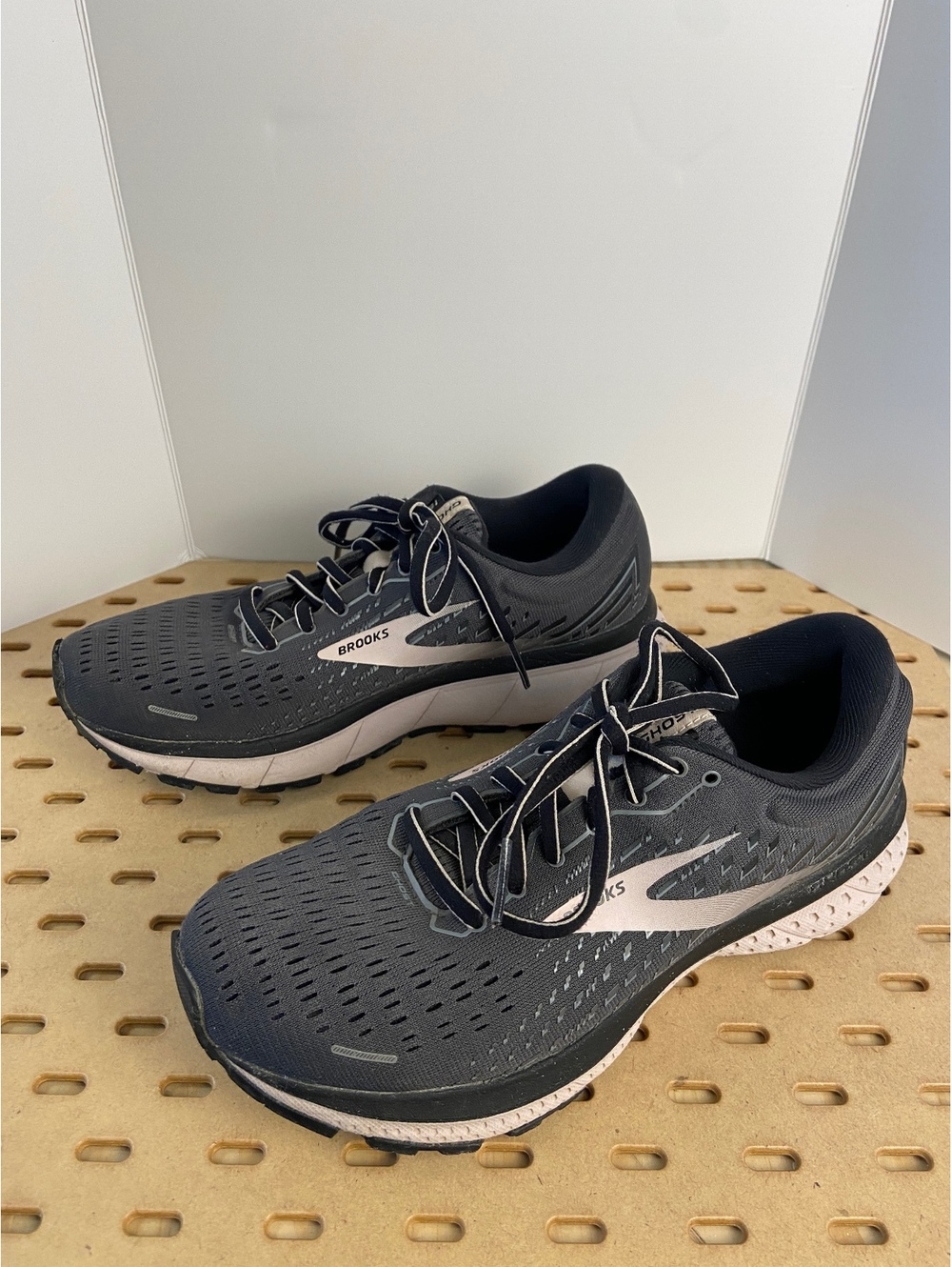 Brooks Ghost Running Shoes Black and White Size 8 US